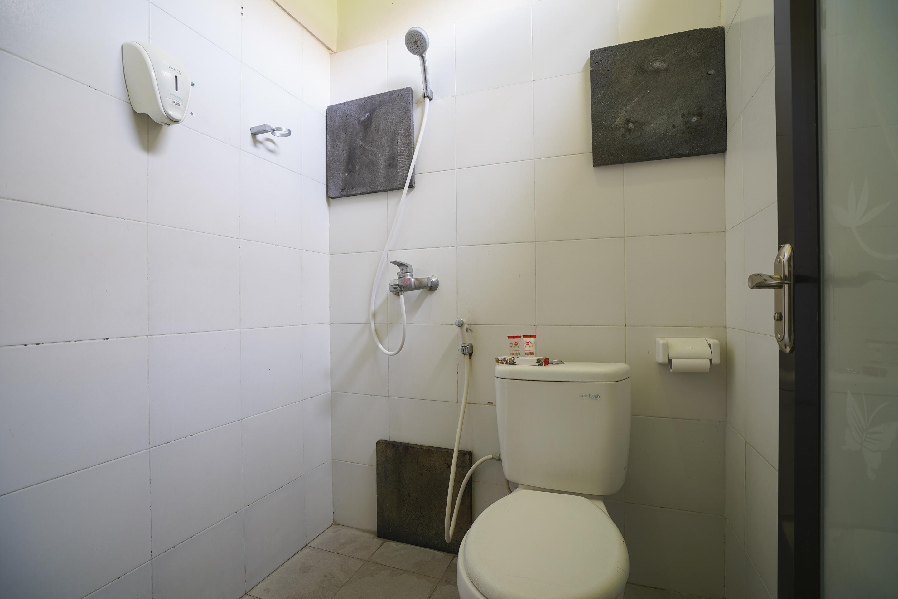 OYO 1638 Cityzen Renon Hotel Denpasa Buitenkant foto
