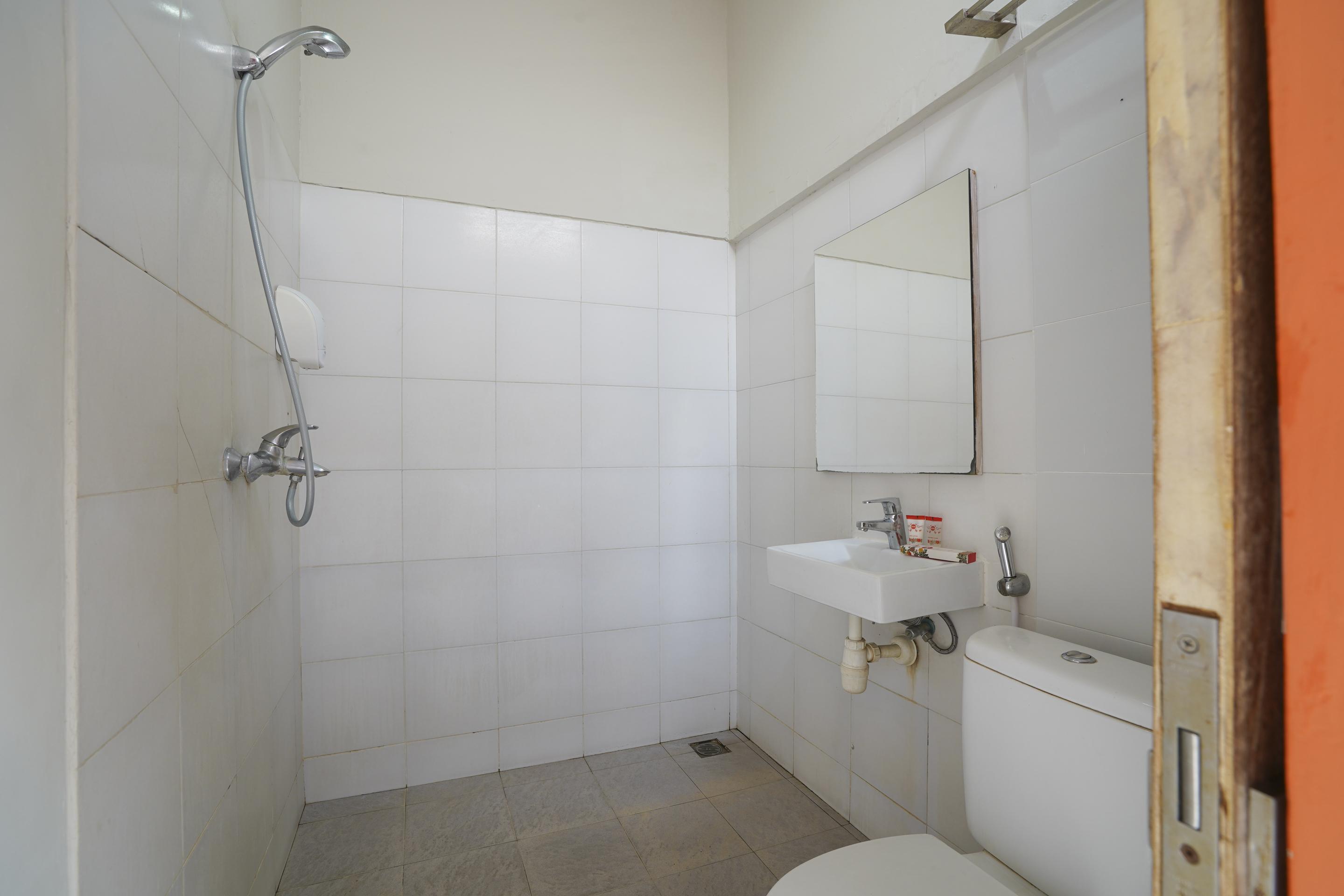 OYO 1638 Cityzen Renon Hotel Denpasa Buitenkant foto